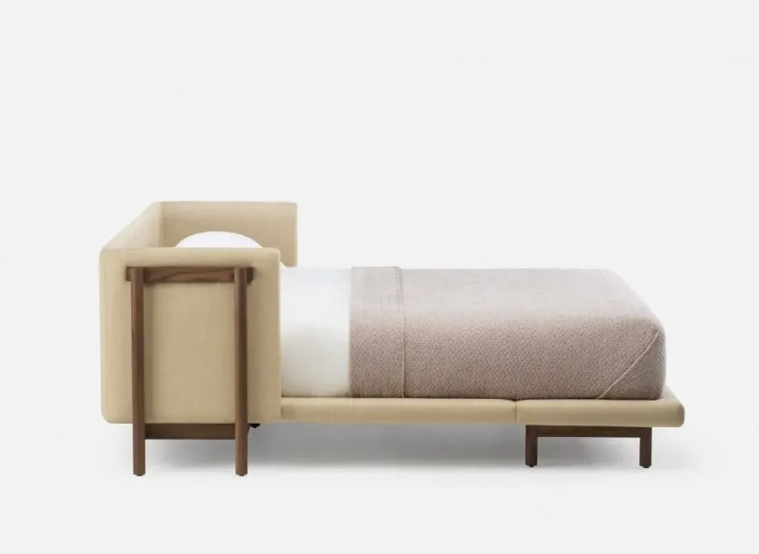 768 Frame Bed With Arms - De La Espada w Mesmetric