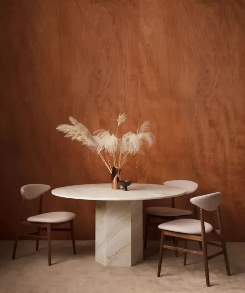 Epic dining table travertine - Gubi.dk w Mesmetric