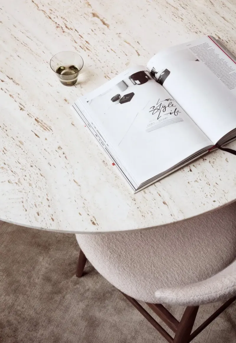 Epic dining table travertine - Gubi.dk w Mesmetric