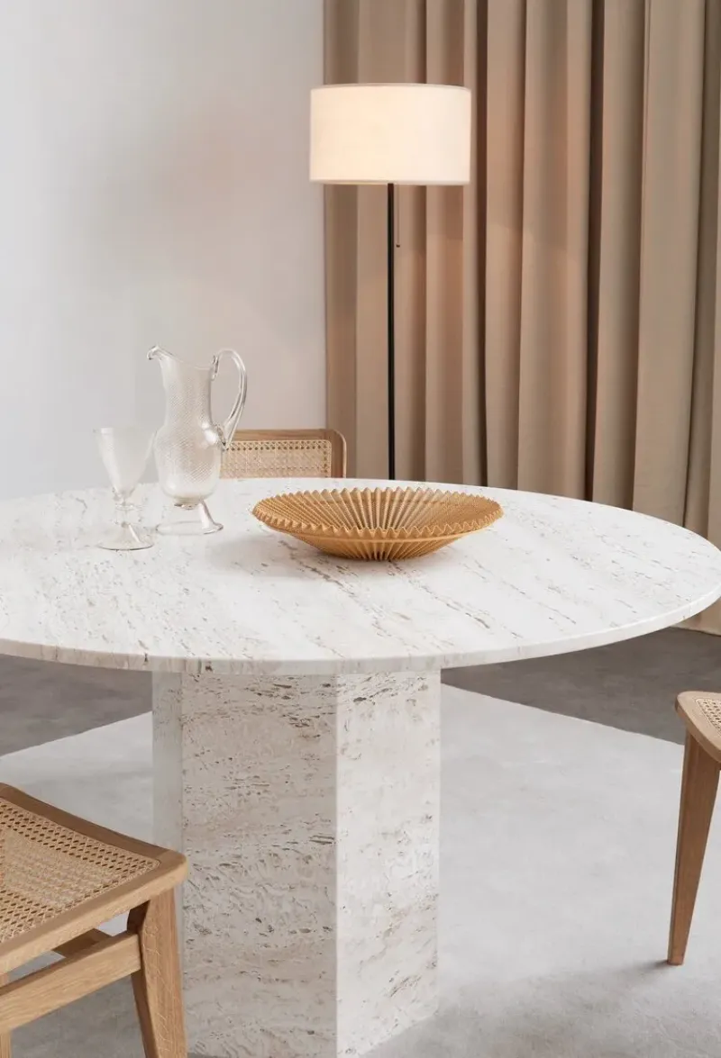 Epic dining table travertine - Gubi.dk w Mesmetric