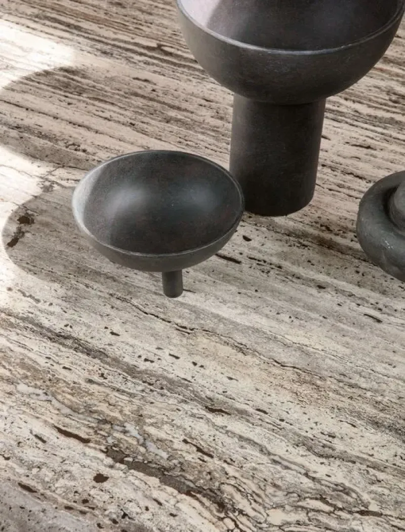 Epic dining table travertine - Gubi.dk w Mesmetric