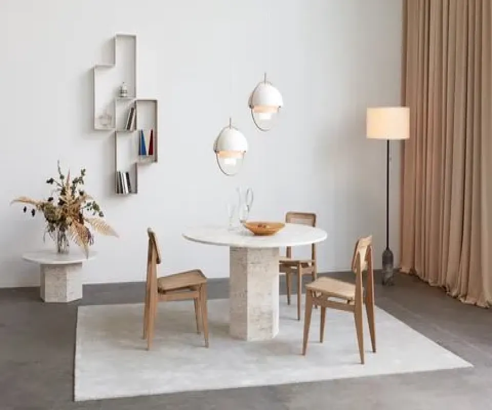 Epic dining table travertine - Gubi.dk w Mesmetric