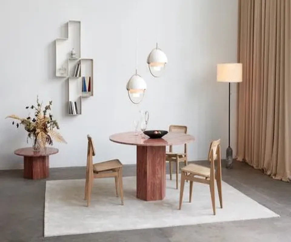 Epic dining table travertine - Gubi.dk w Mesmetric