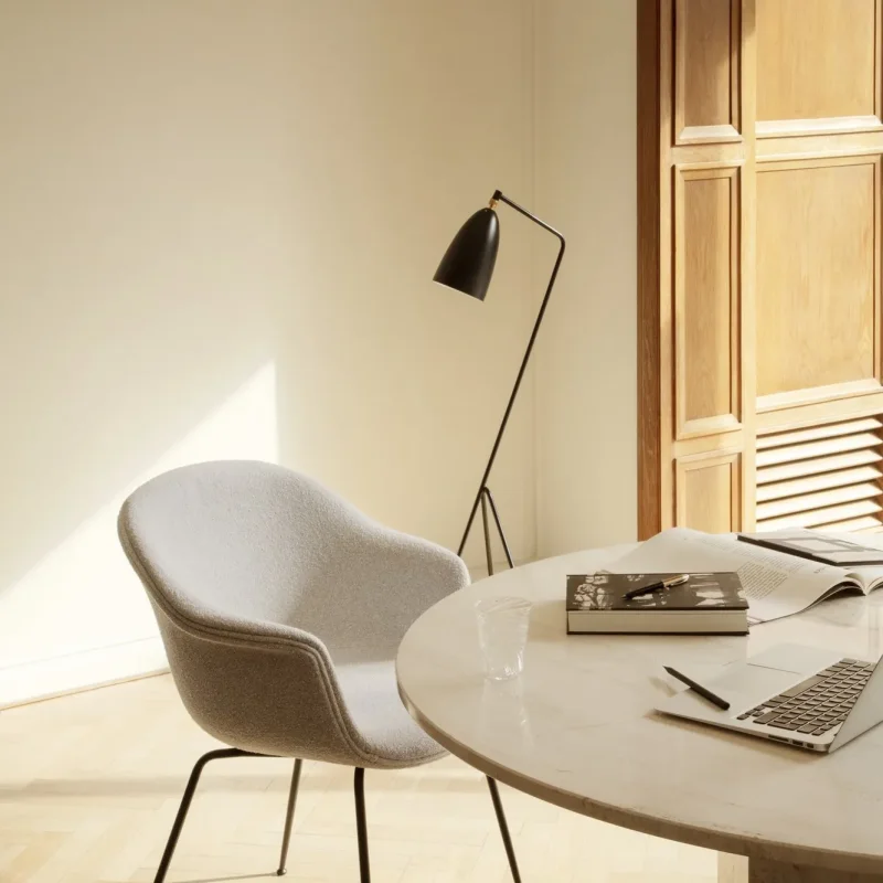 Epic dining table travertine - Gubi.dk w Mesmetric