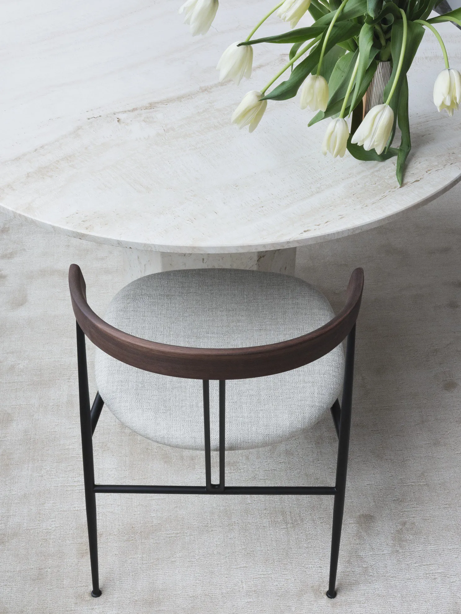 Epic dining table travertine - Gubi.dk w Mesmetric