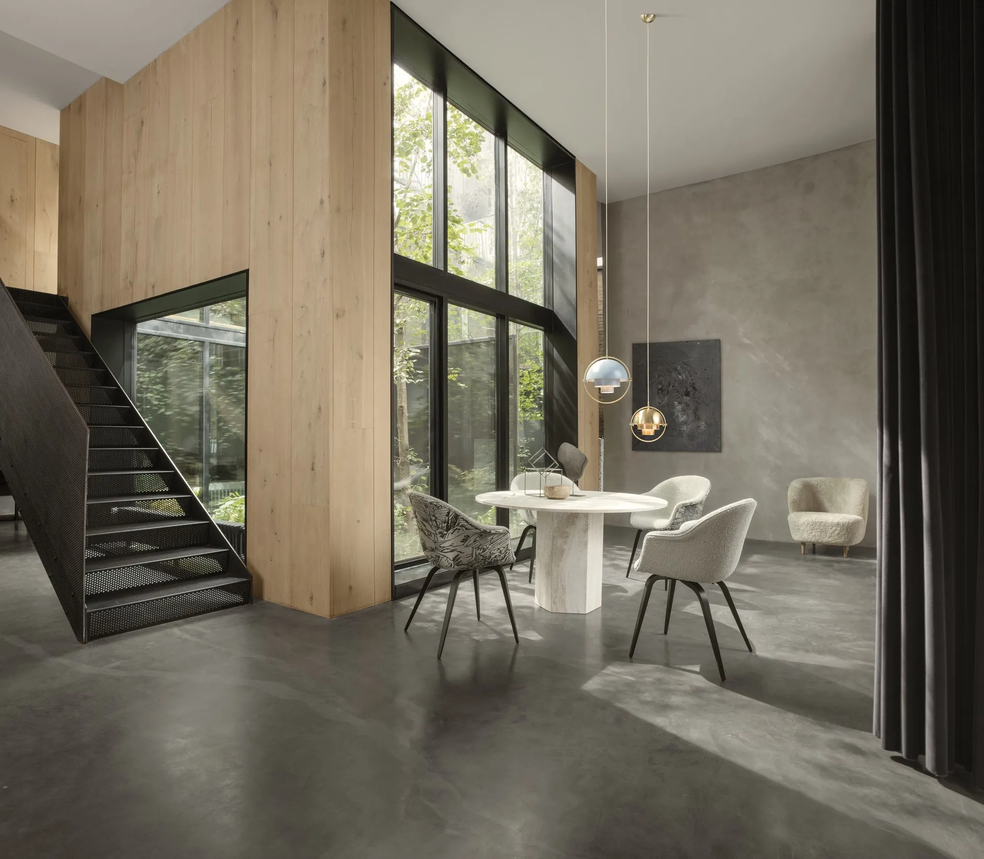 Epic dining table travertine - Gubi.dk w Mesmetric