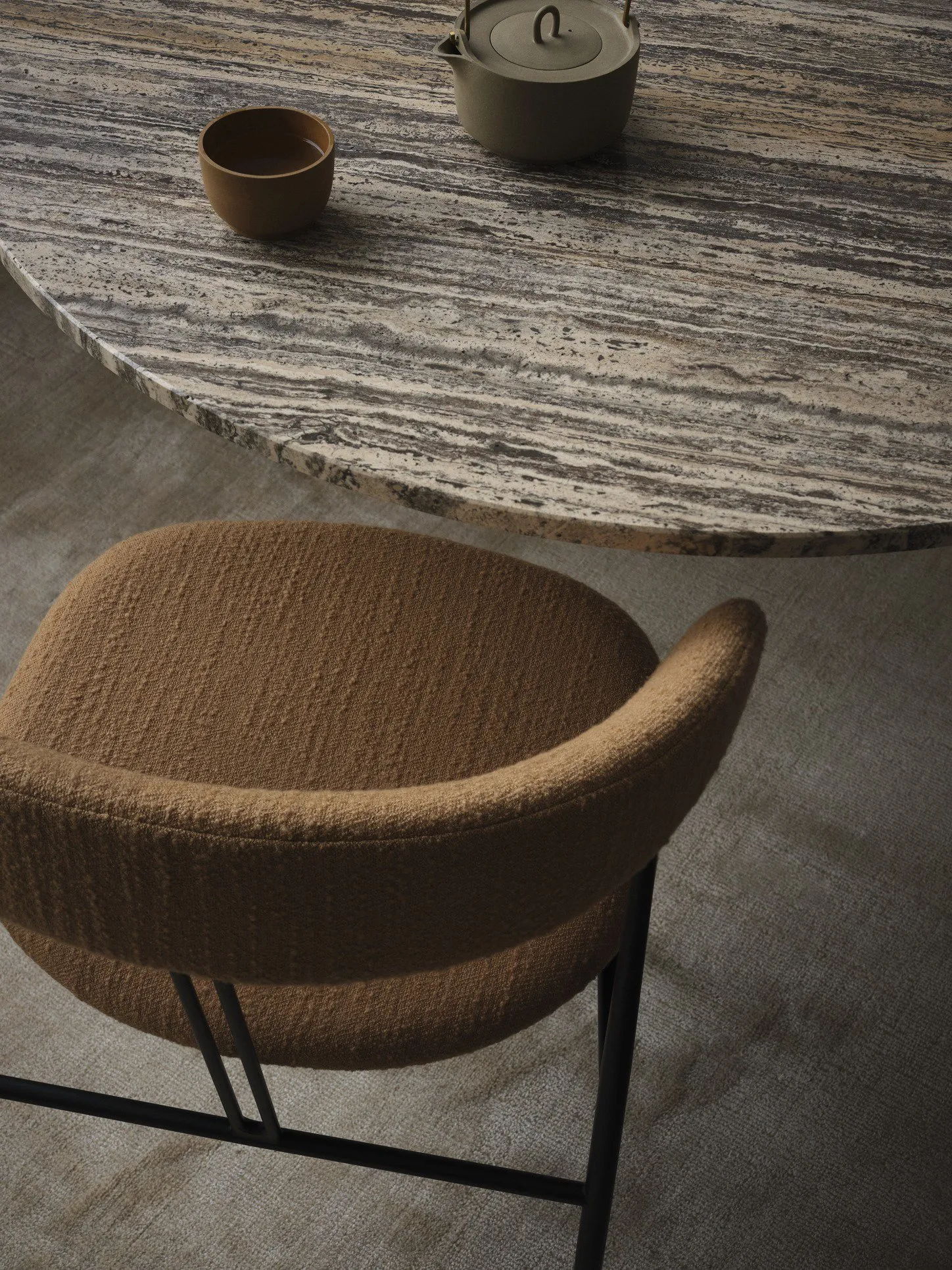 Epic dining table travertine - Gubi.dk w Mesmetric