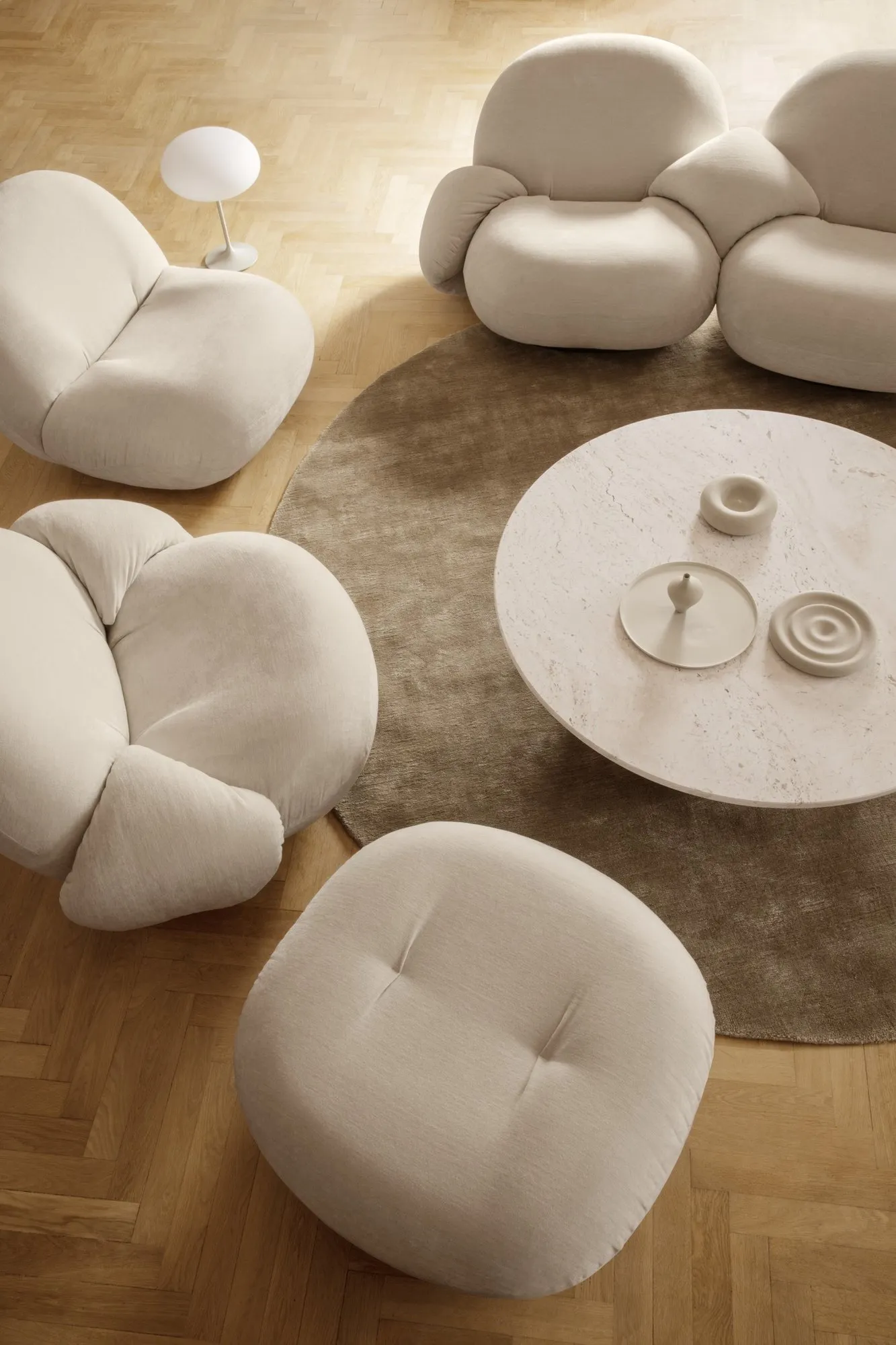 Epic travertine - Gubi.dk w Mesmetric