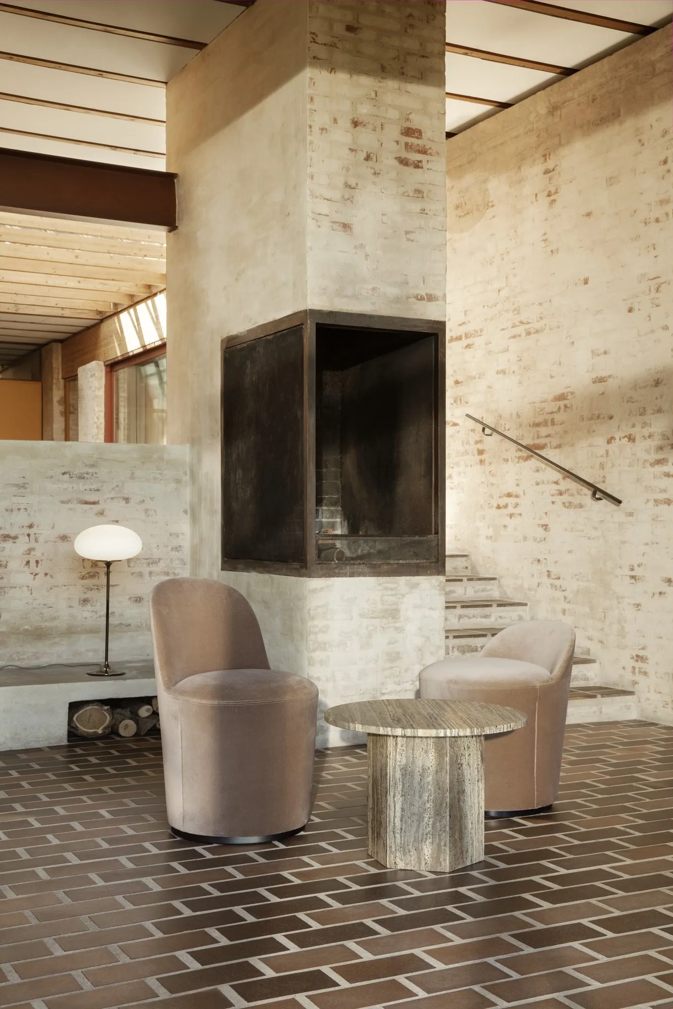 Epic travertine - Gubi.dk w Mesmetric