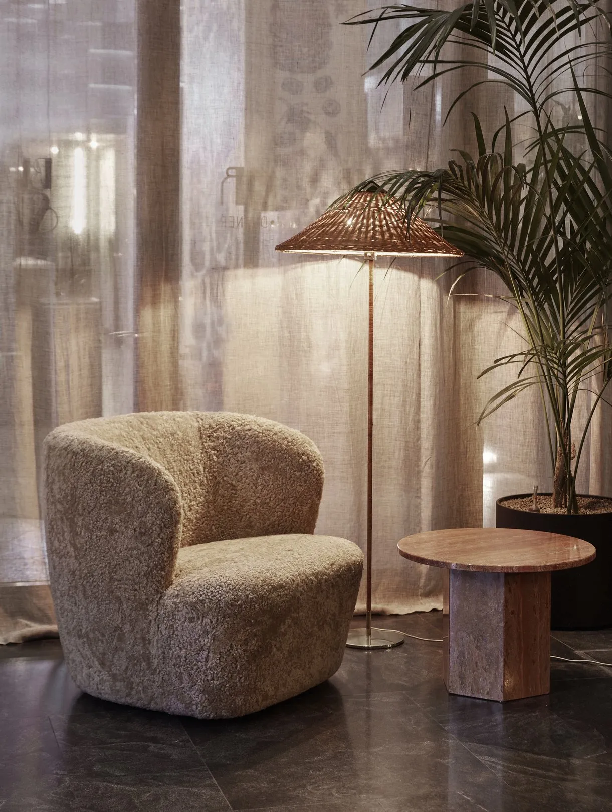 Epic travertine - Gubi.dk w Mesmetric