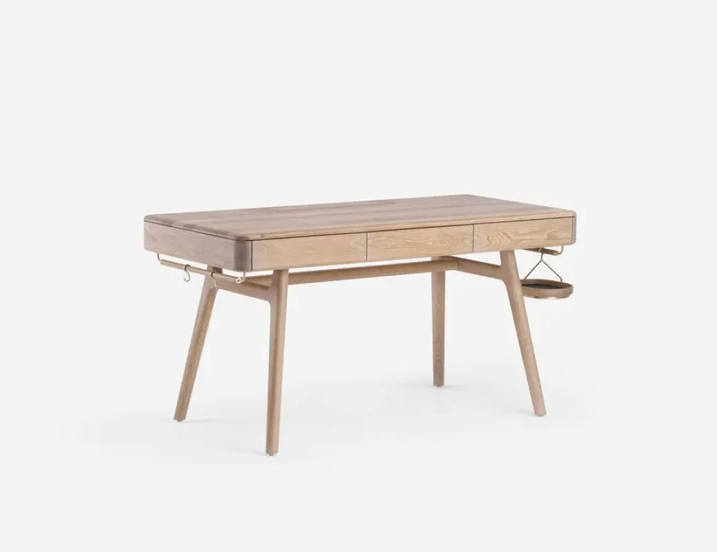 784 Solo Desk - De La Espada w Mesmetric