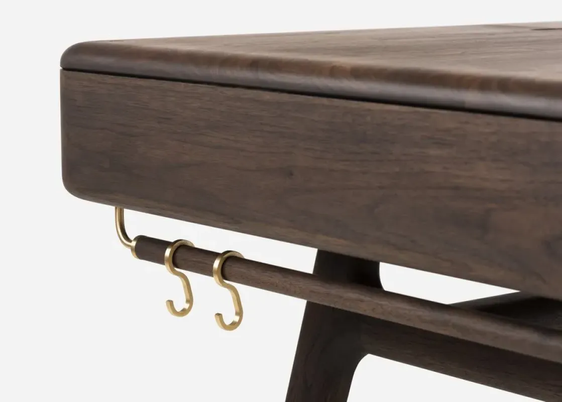 784 Solo Desk - De La Espada w Mesmetric