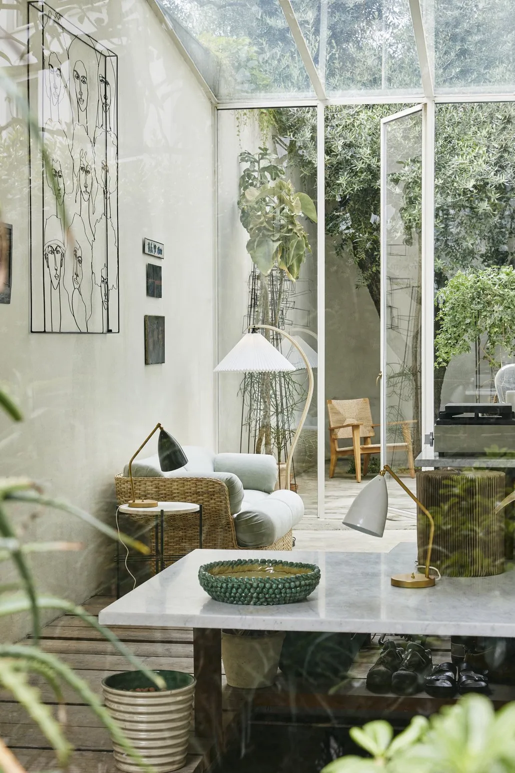 F-chair outdoor lounge - Gubi.dk w Mesmetric