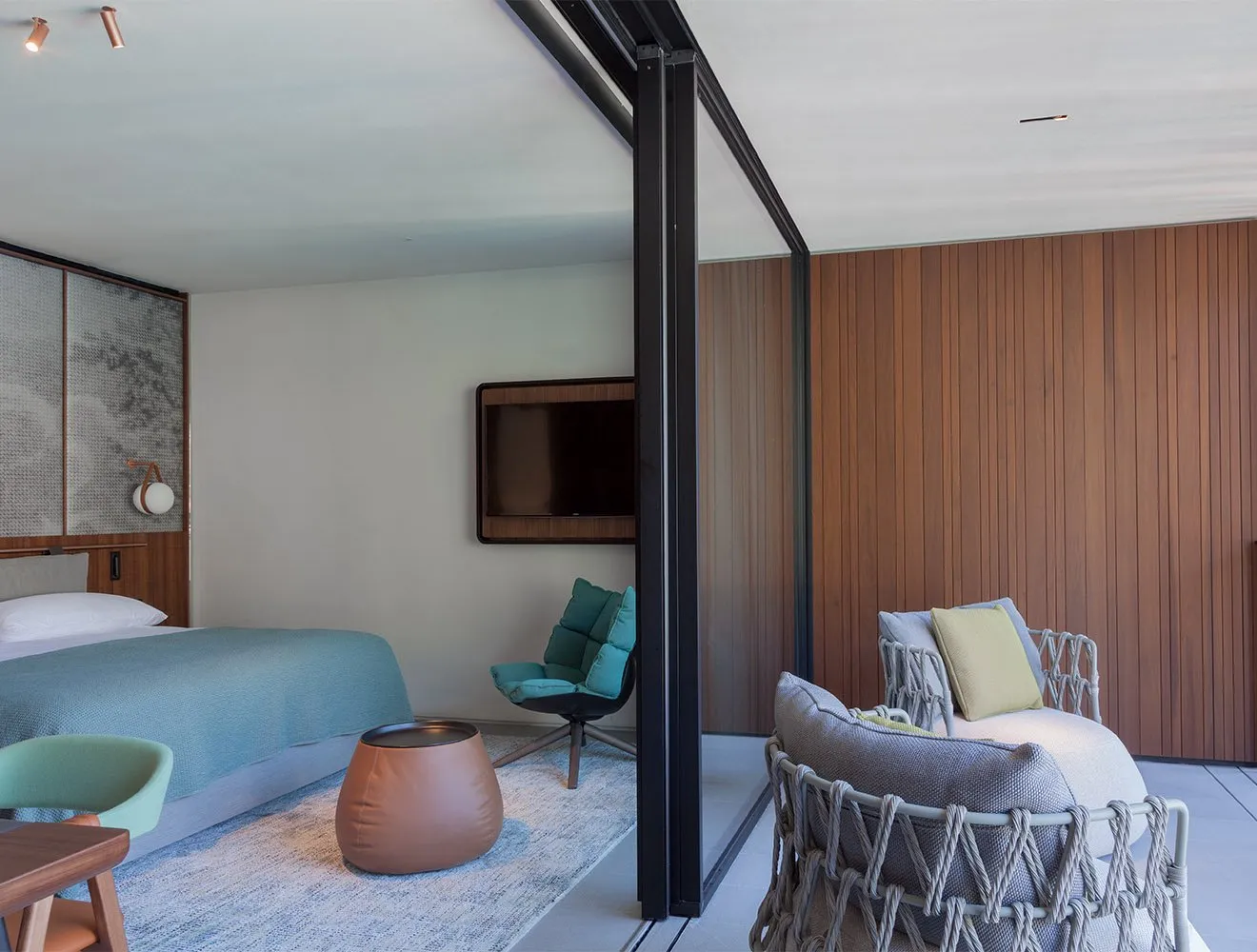 Fat-Fat & Lady-Fat – B&B Italia at Mesmetric