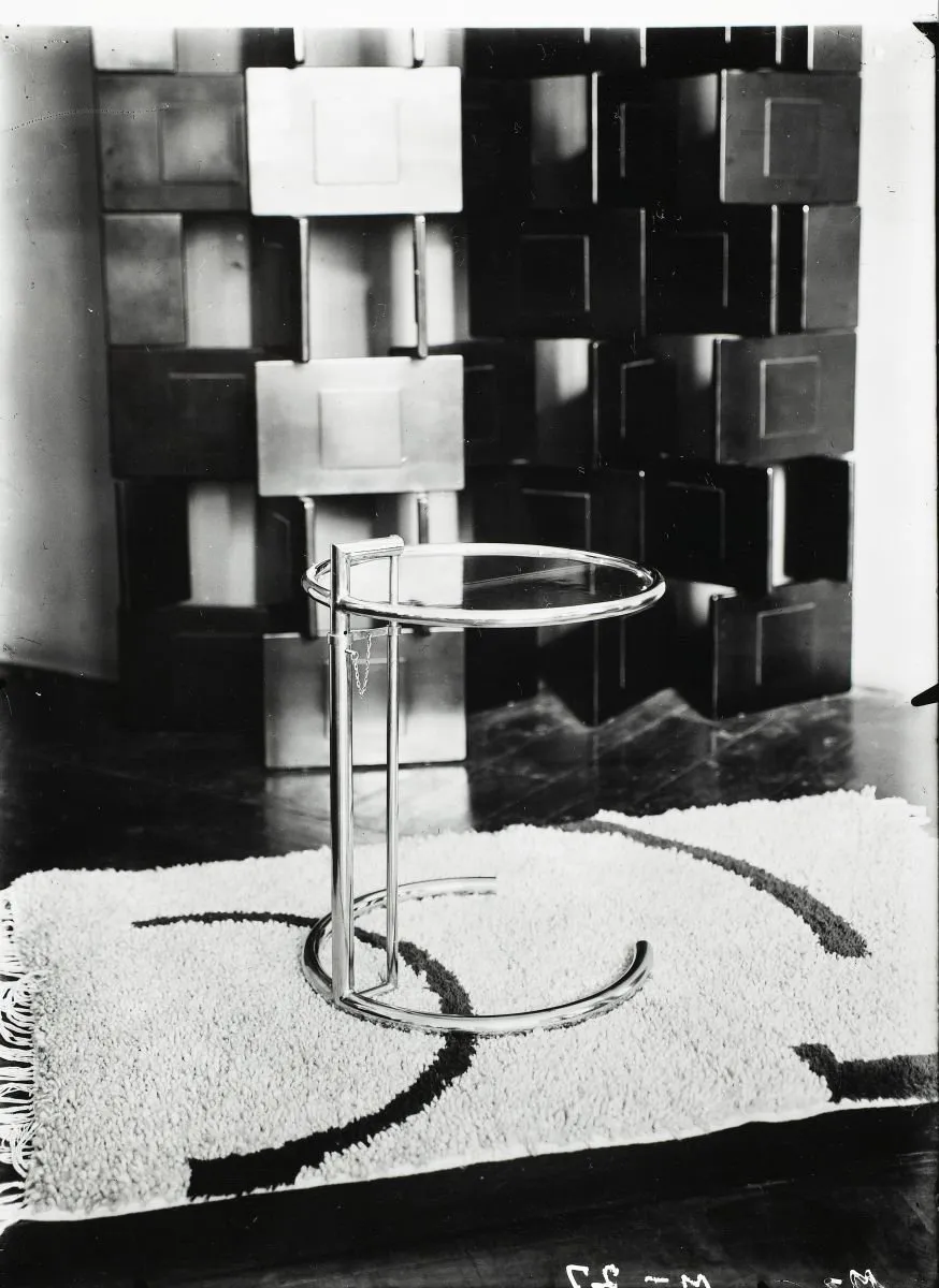 Faubourg rug - ClassiCon w Mesmetric