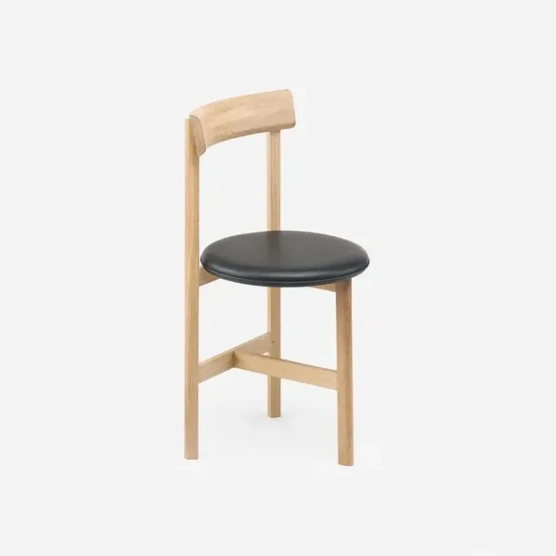 797 Petit 3 Chair - De La Espada w Mesmetric