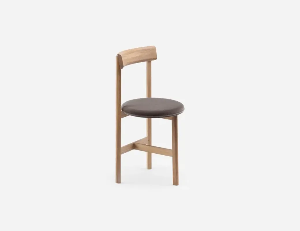797 Petit 3 Chair - De La Espada w Mesmetric