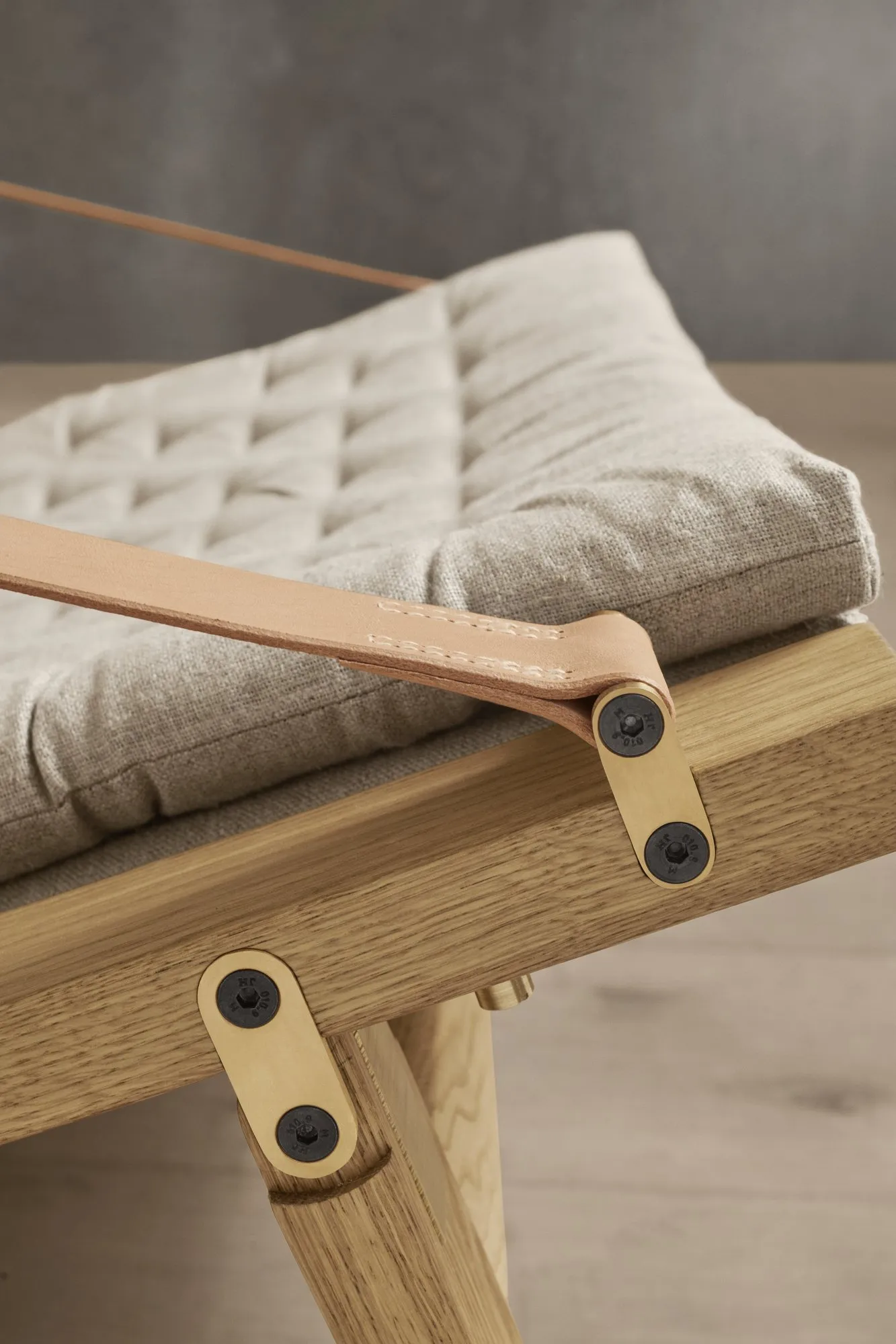FK10 Plico - Carl Hansen w Mesmetric