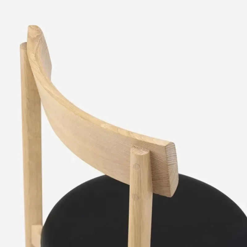 797 Petit 3 Chair - De La Espada w Mesmetric