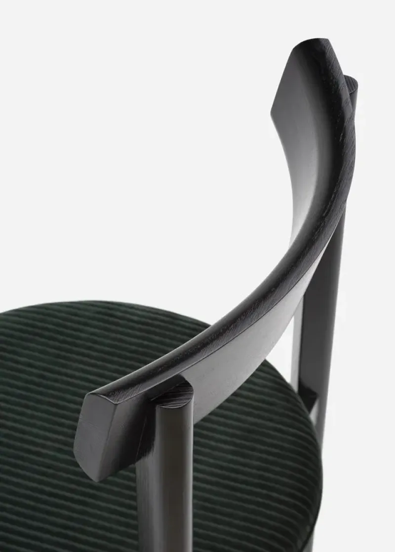 797 Petit 3 Chair - De La Espada w Mesmetric