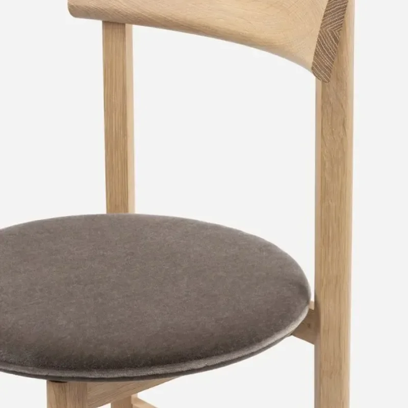 797 Petit 3 Chair - De La Espada w Mesmetric