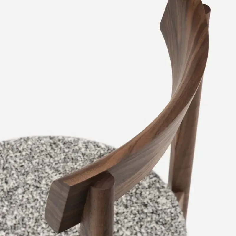 797 Petit 3 Chair - De La Espada w Mesmetric
