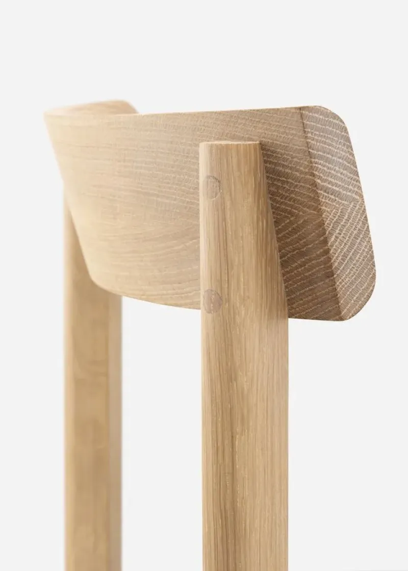 797 Petit 3 Chair - De La Espada w Mesmetric