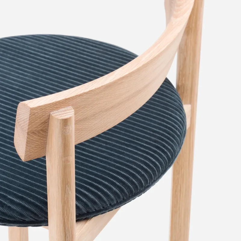 798P/T Petit Bar Stool - De La Espada w Mesmetric
