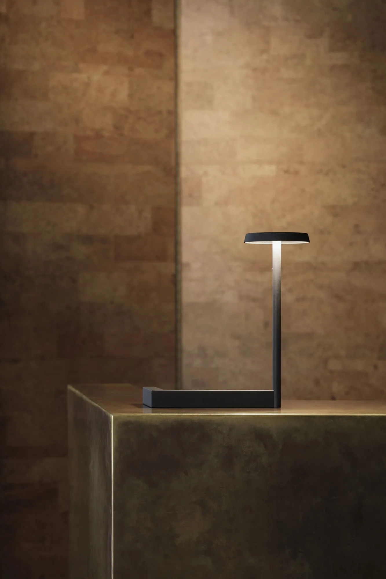 Flat Table 5970 - Vibia w Mesmetric