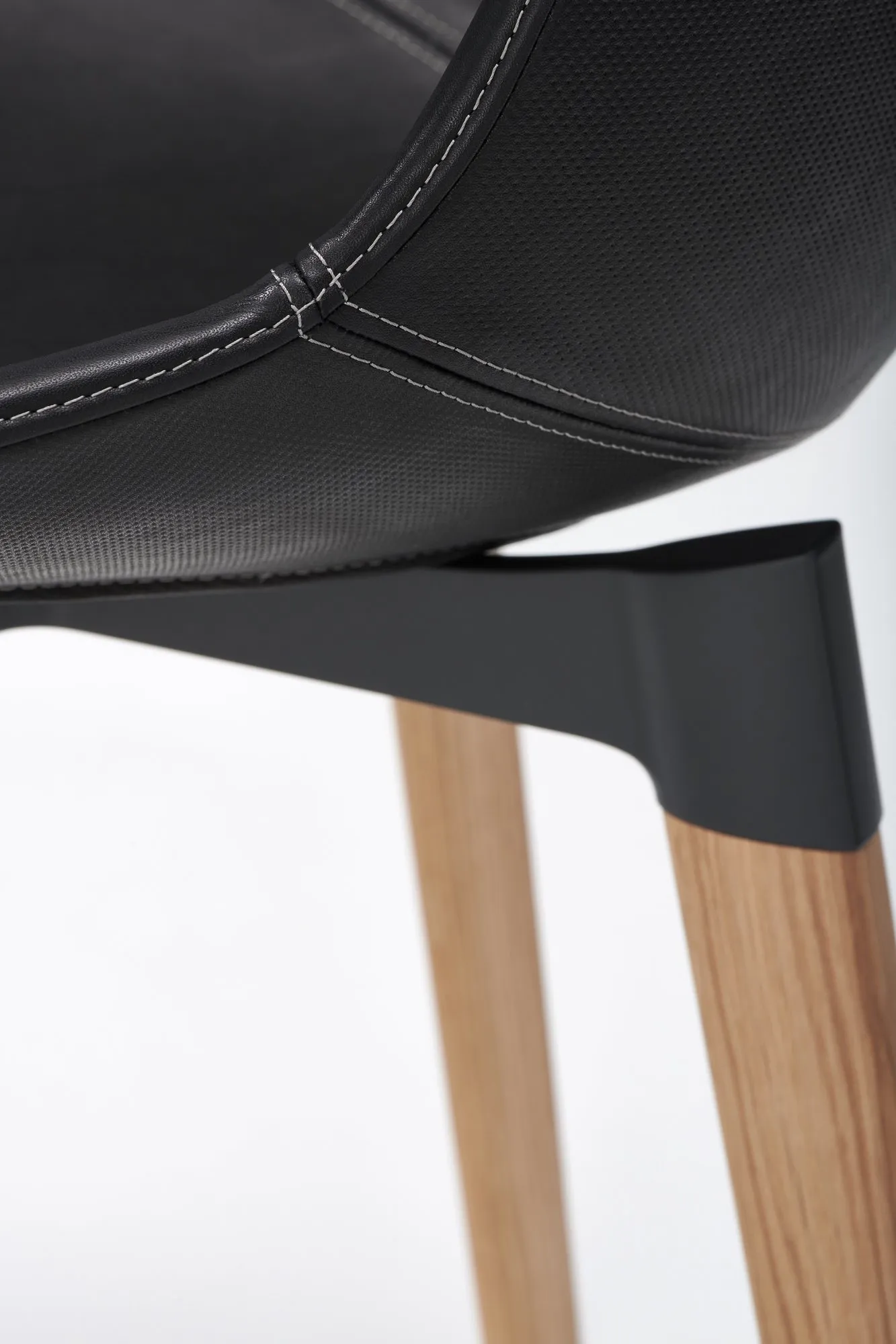 Flow Leather 4-legged Oak Cross Base - MDF Italia w Mesmetric
