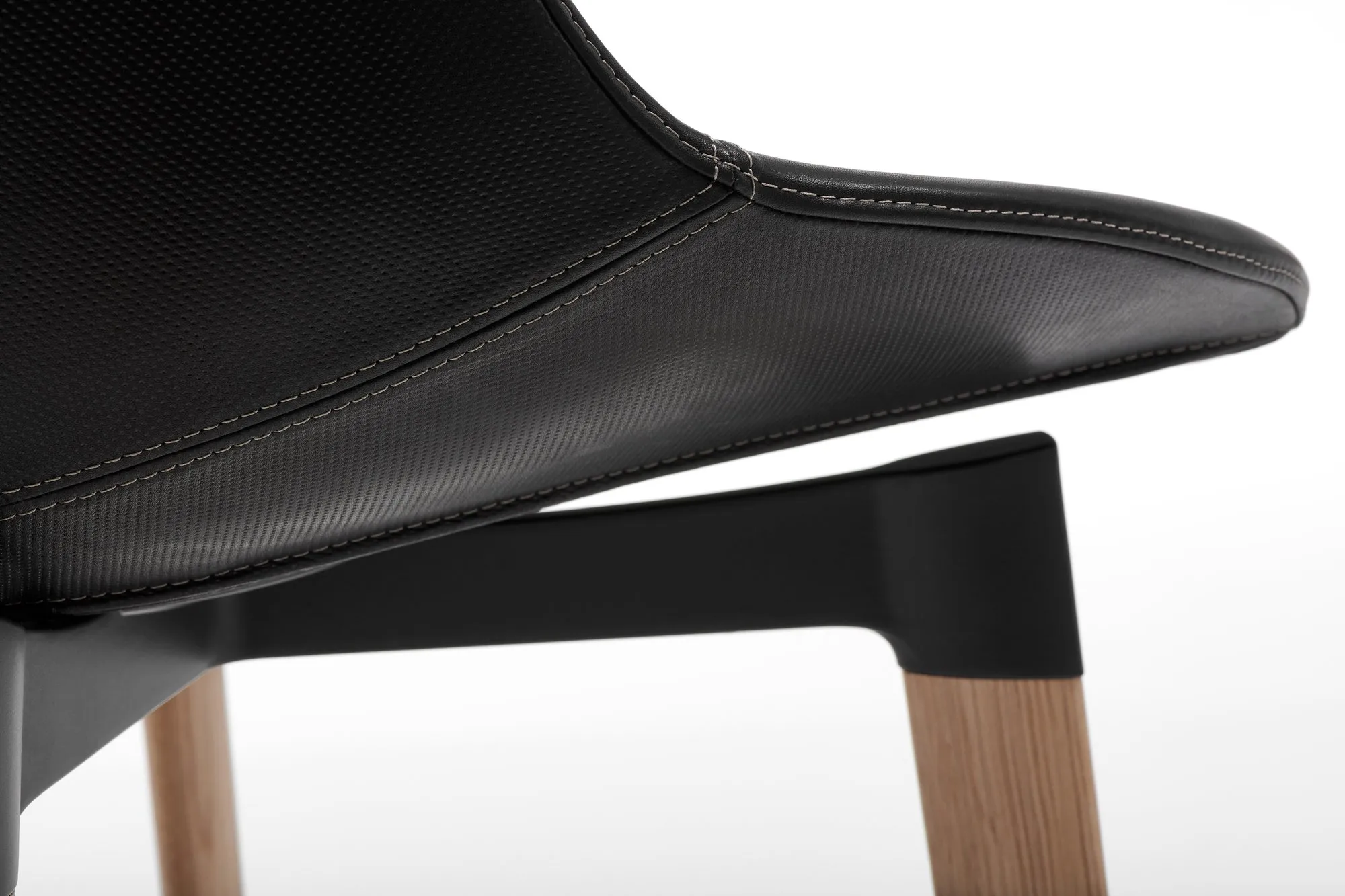 Flow Leather 4-legged Oak Cross Base - MDF Italia w Mesmetric