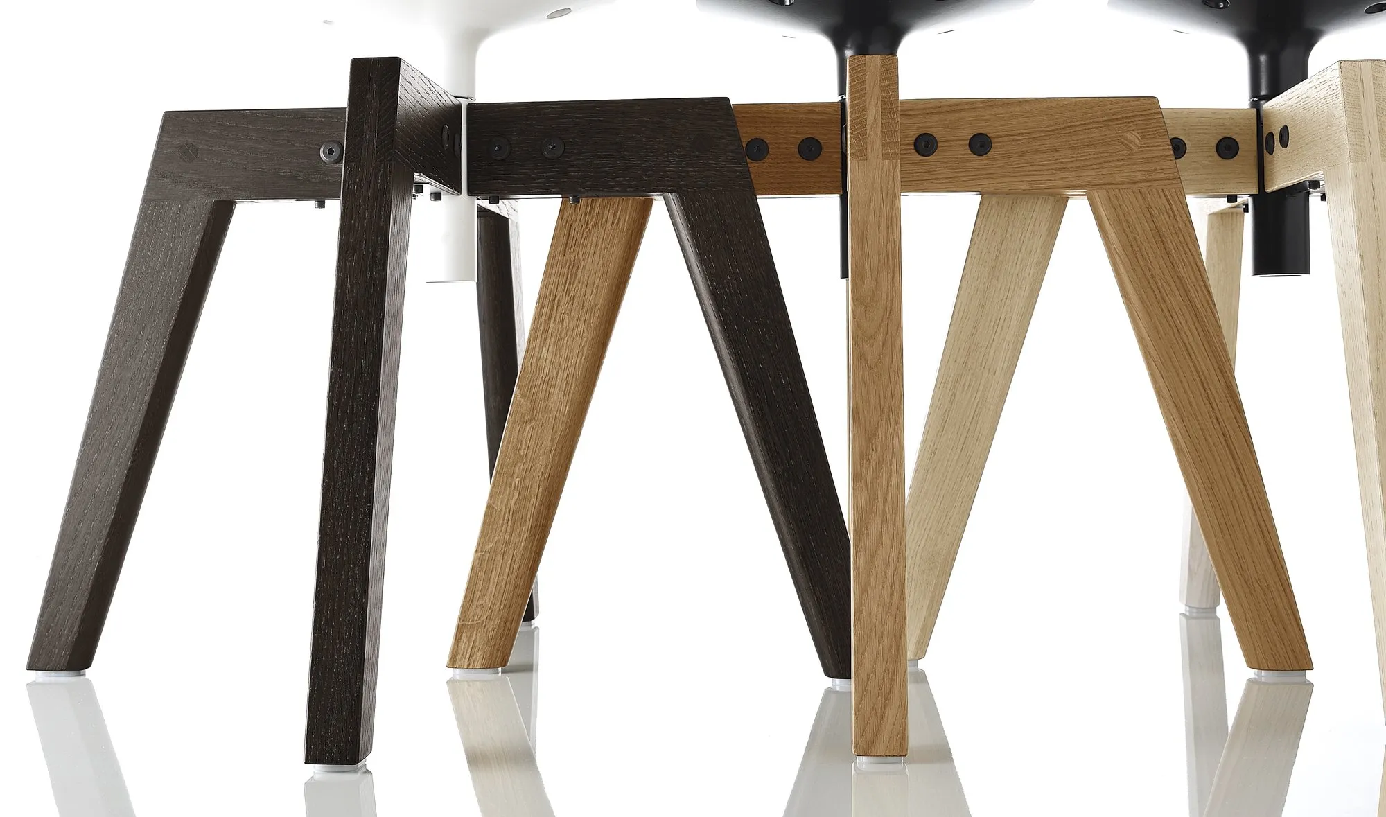 Flow Slim Leather 4-legged Oak Base - MDF Italia w Mesmetric