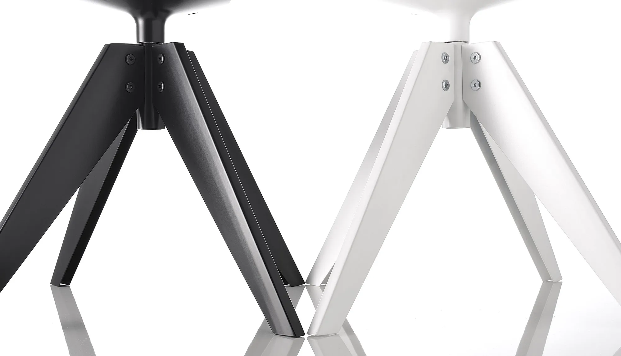 Flow Slim Leather VN 4-legged Steel Base - MDF Italia w Mesmetric