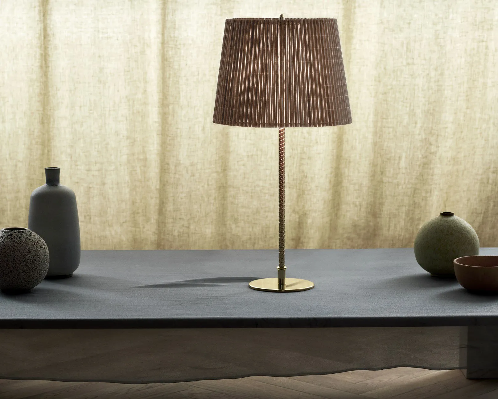 9205 table - Gubi.dk w Mesmetric