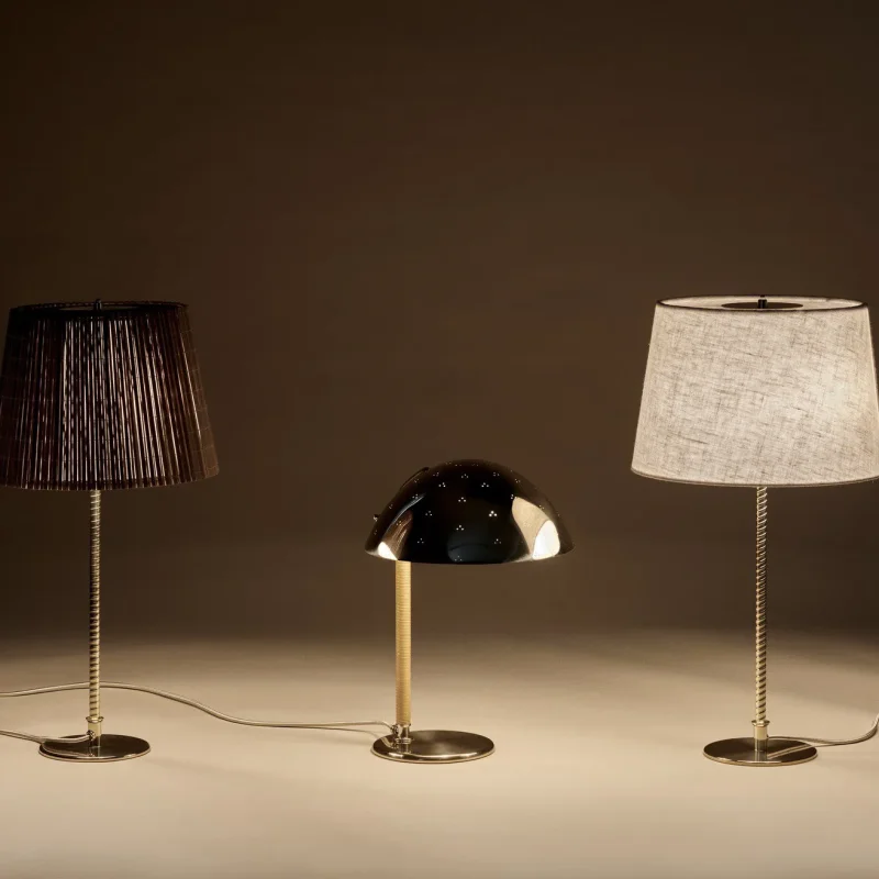 9205 table - Gubi.dk w Mesmetric