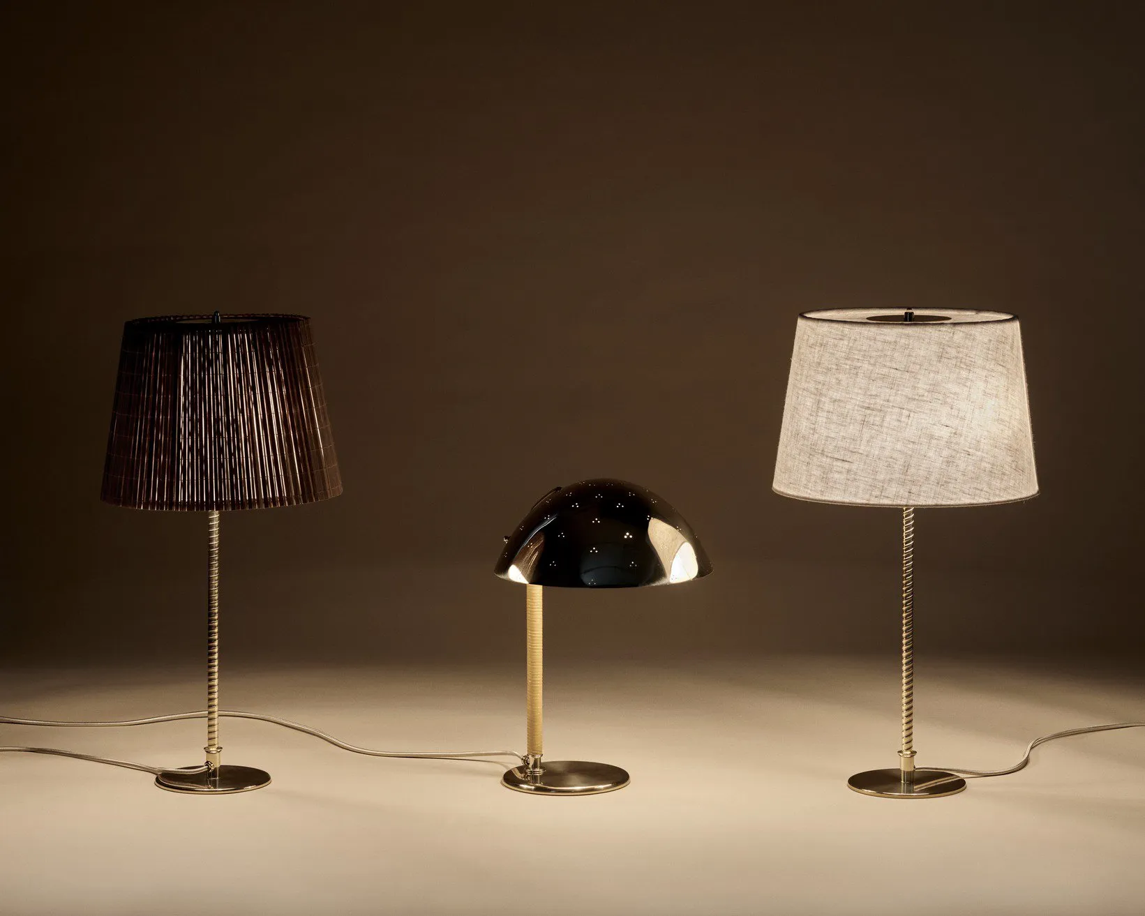 9205 table - Gubi.dk w Mesmetric