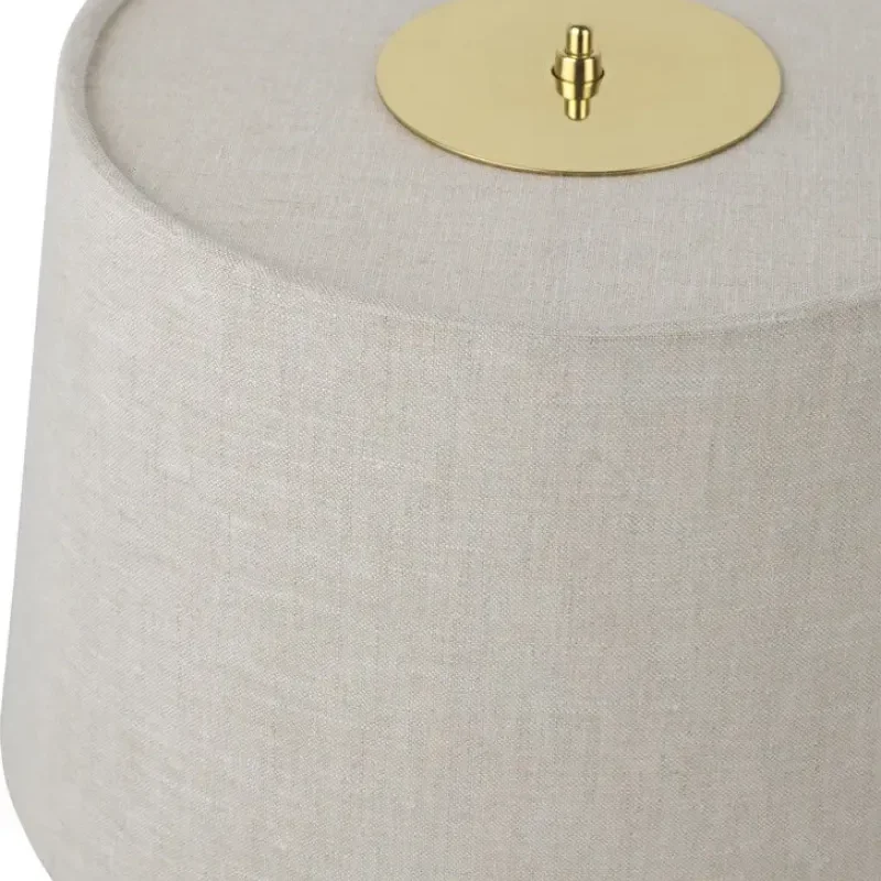 9205 table - Gubi.dk w Mesmetric
