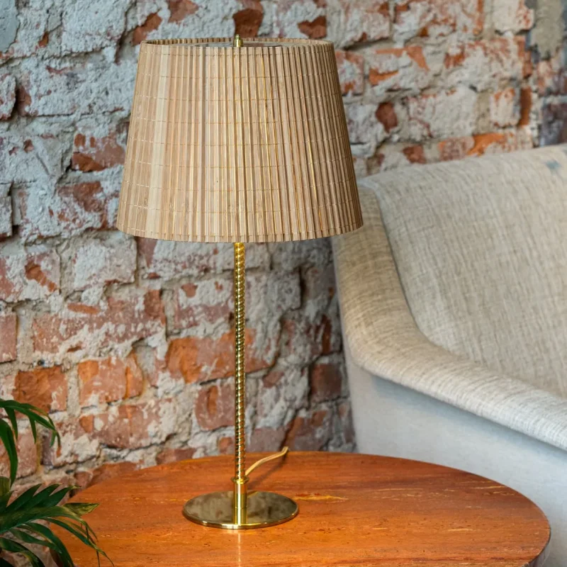 9205 table - Gubi.dk w Mesmetric