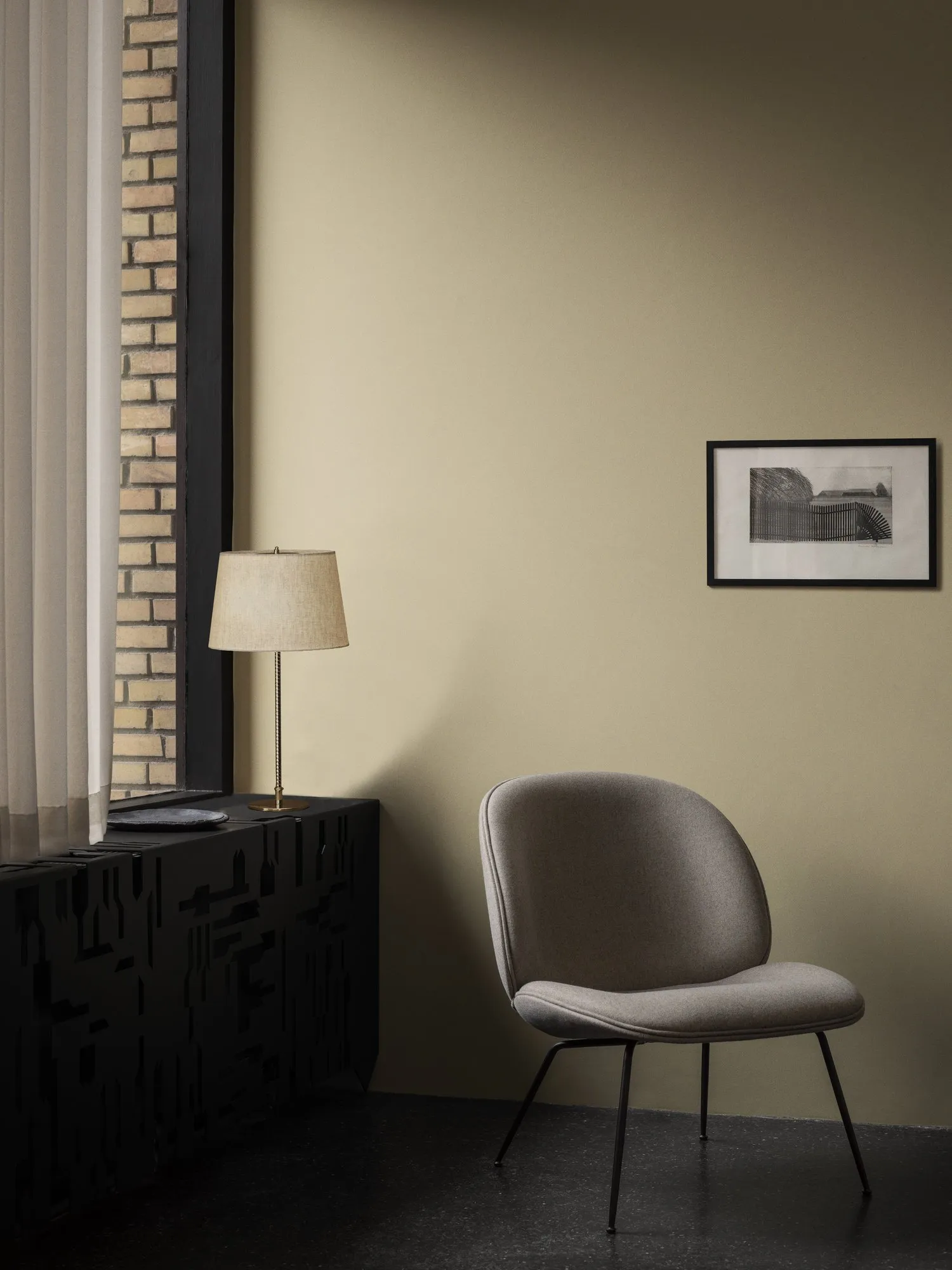 9205 table - Gubi.dk w Mesmetric