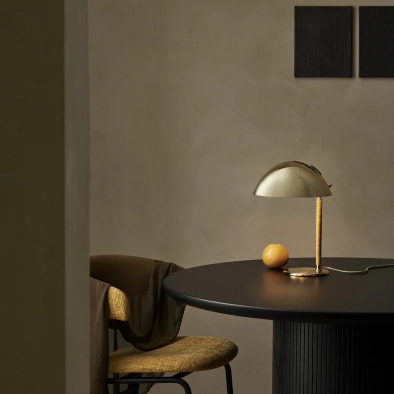 9209 table lamp - Gubi.dk w Mesmetric