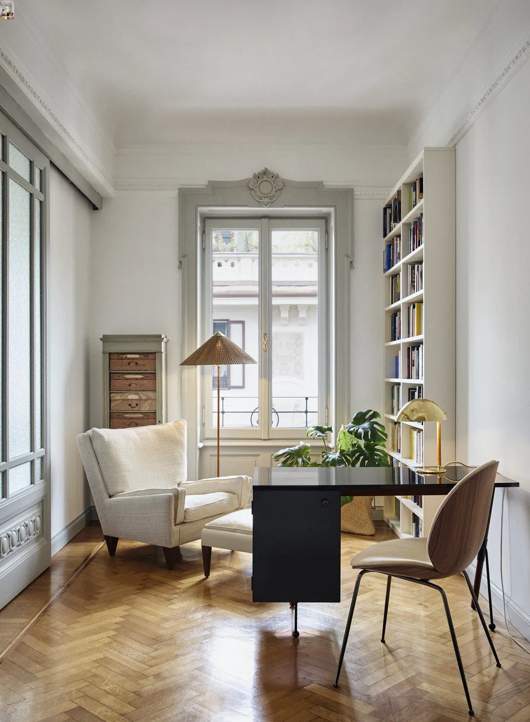 9209 table lamp - Gubi.dk w Mesmetric