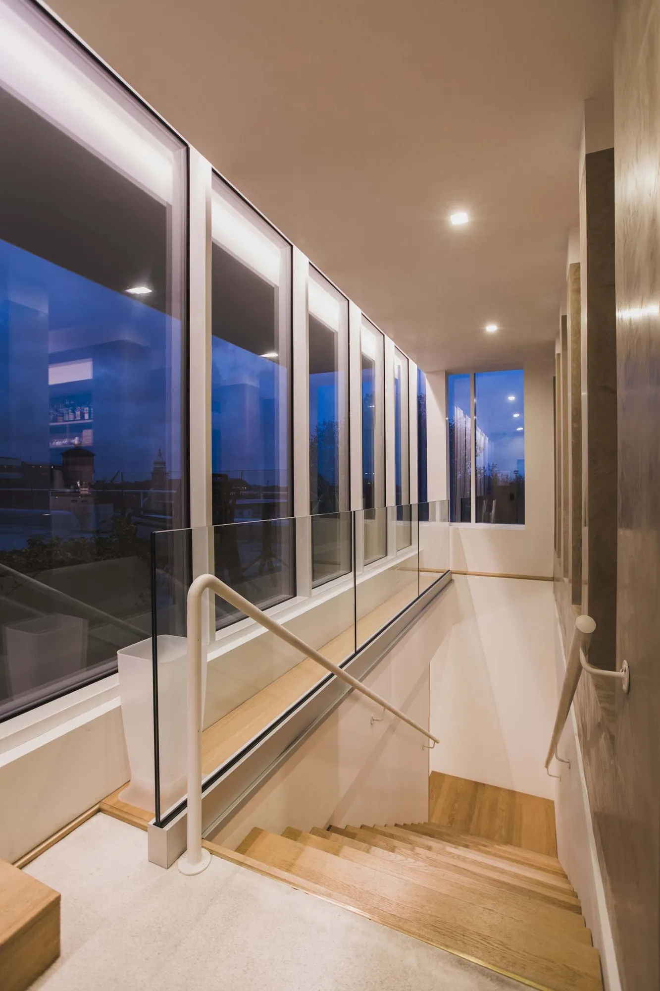 Ghost Built-In - OLEV w Mesmetric