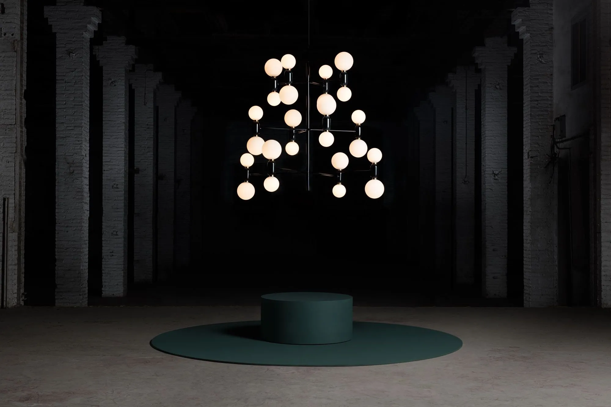 Aballs chandelier 12 - Parachilna w Mesmetric