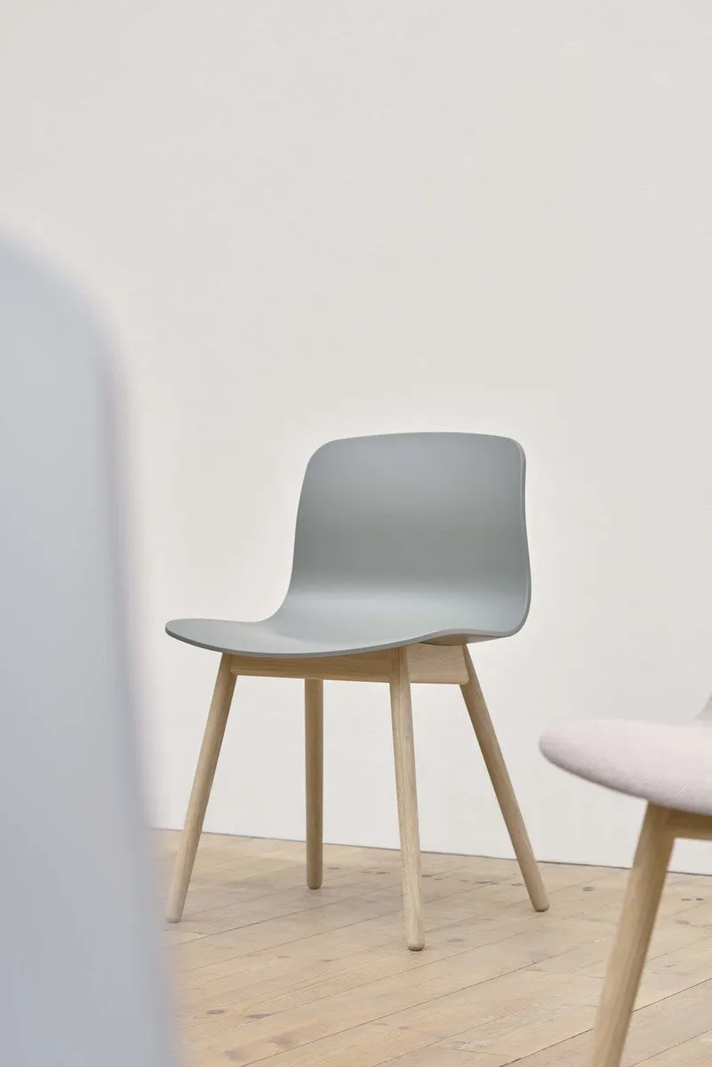 About A Chair AAC 12 - Hay w Mesmetric