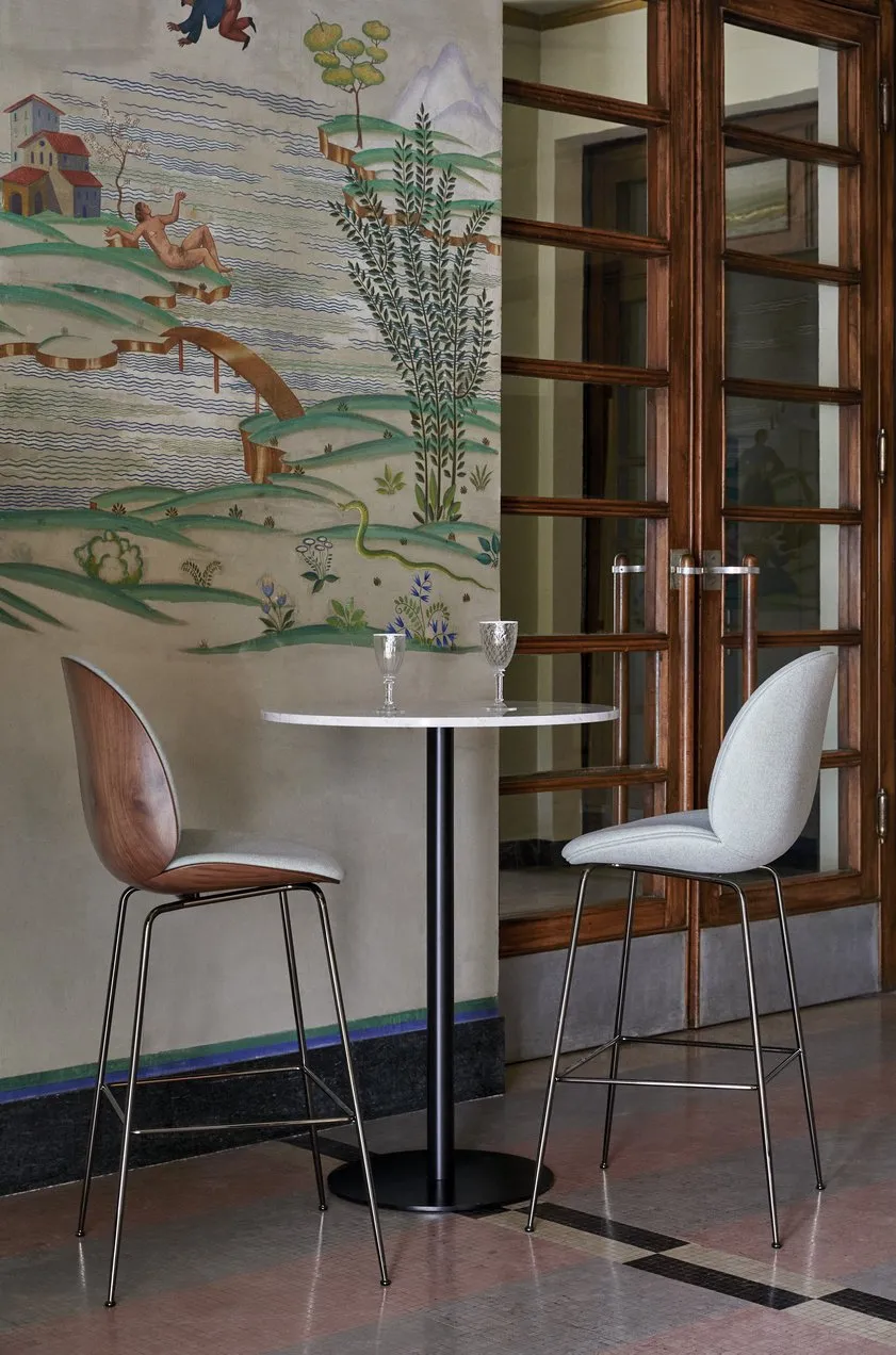 Gubi 1.0 bar table - Gubi.dk w Mesmetric