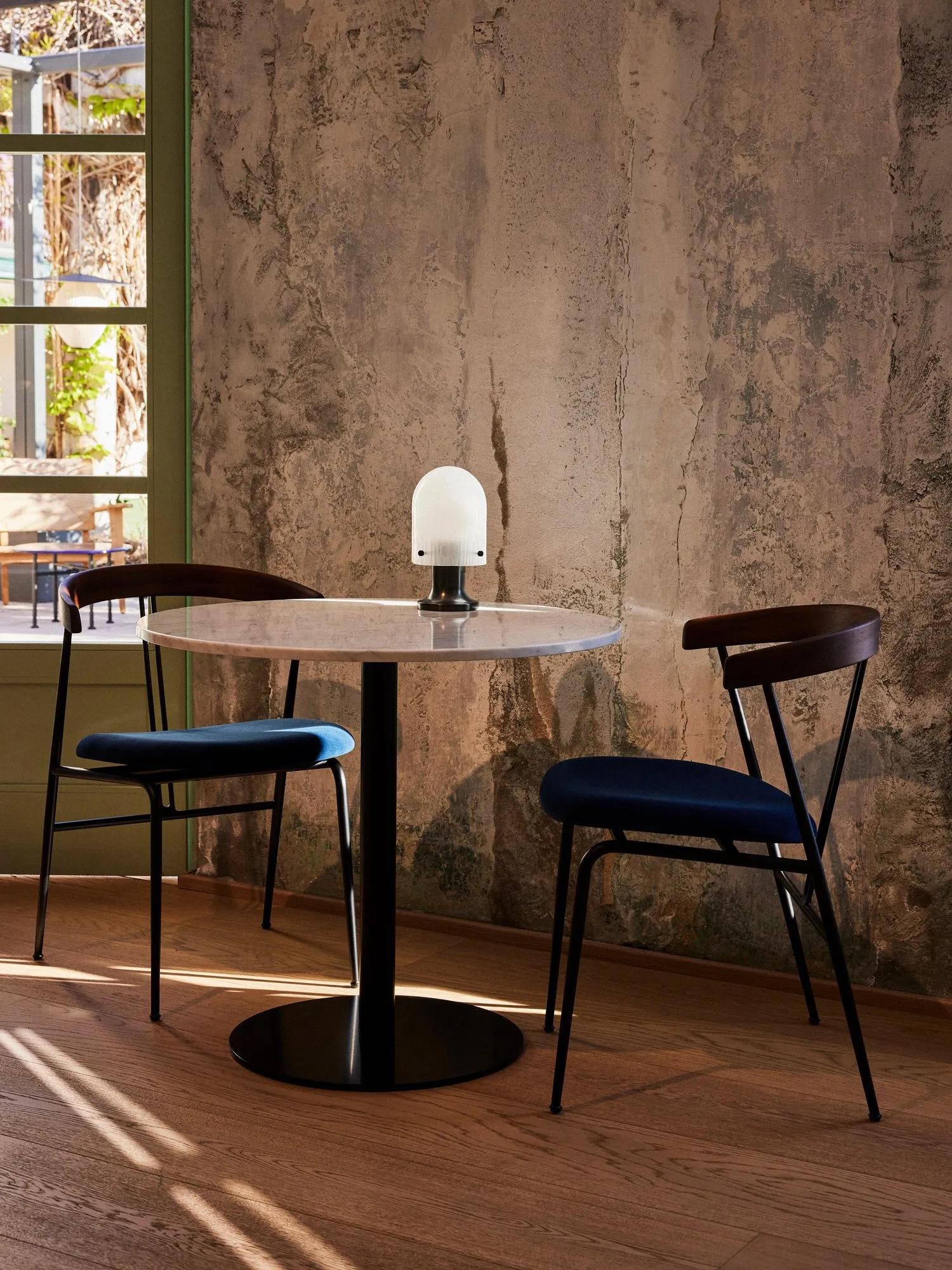 Gubi 1.0 dining table round