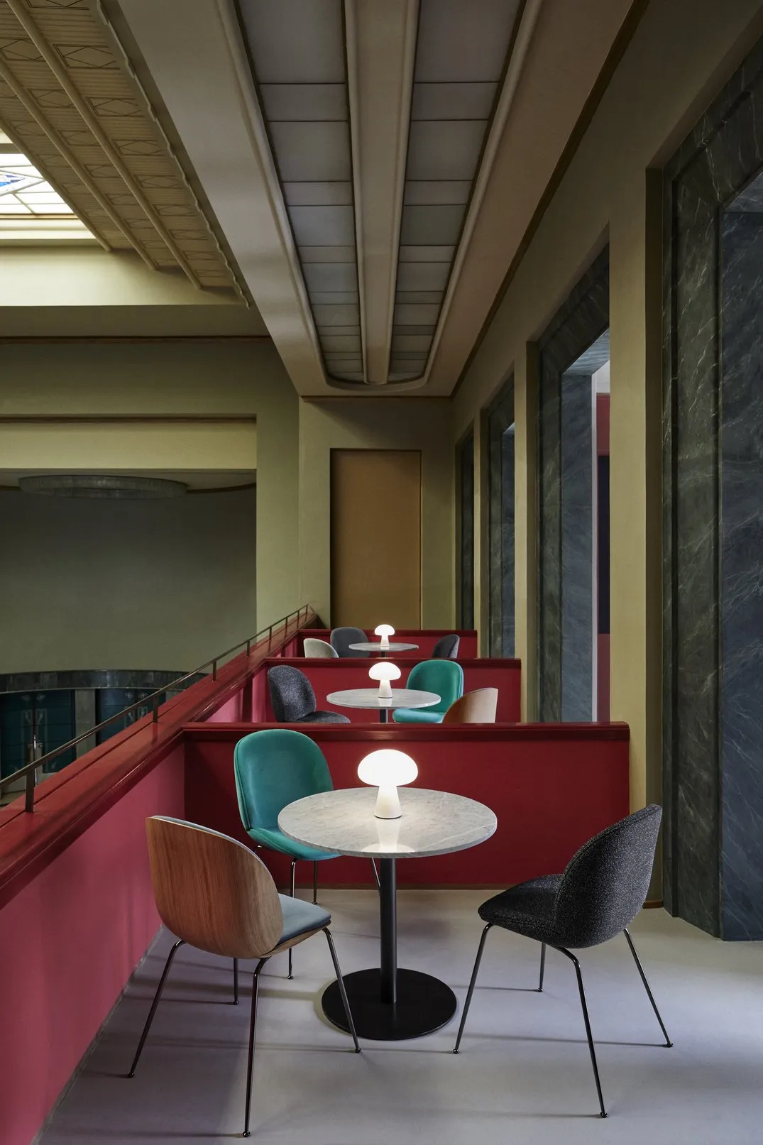 Gubi 1.0 dining table round