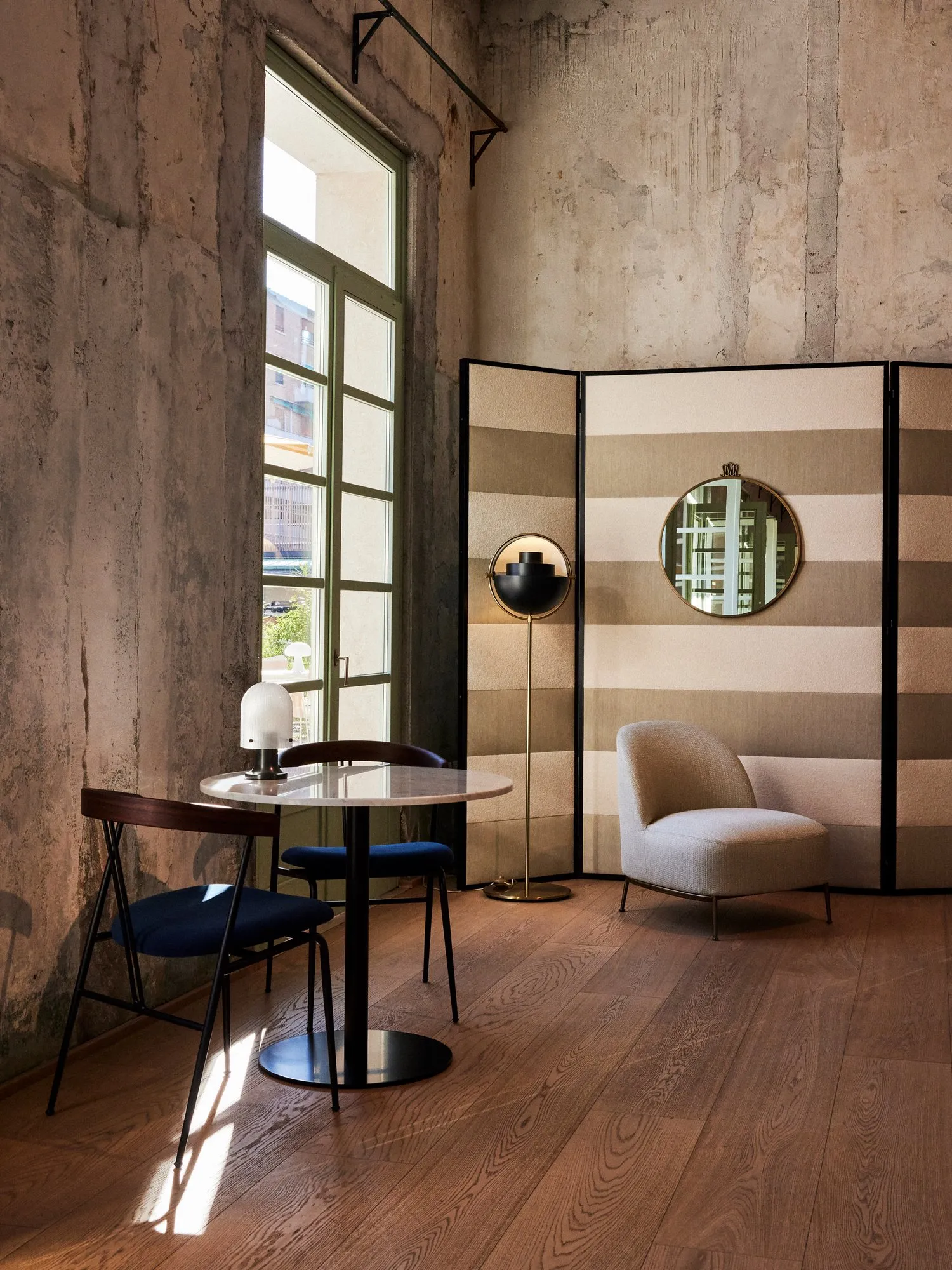 Gubi 1.0 dining table round