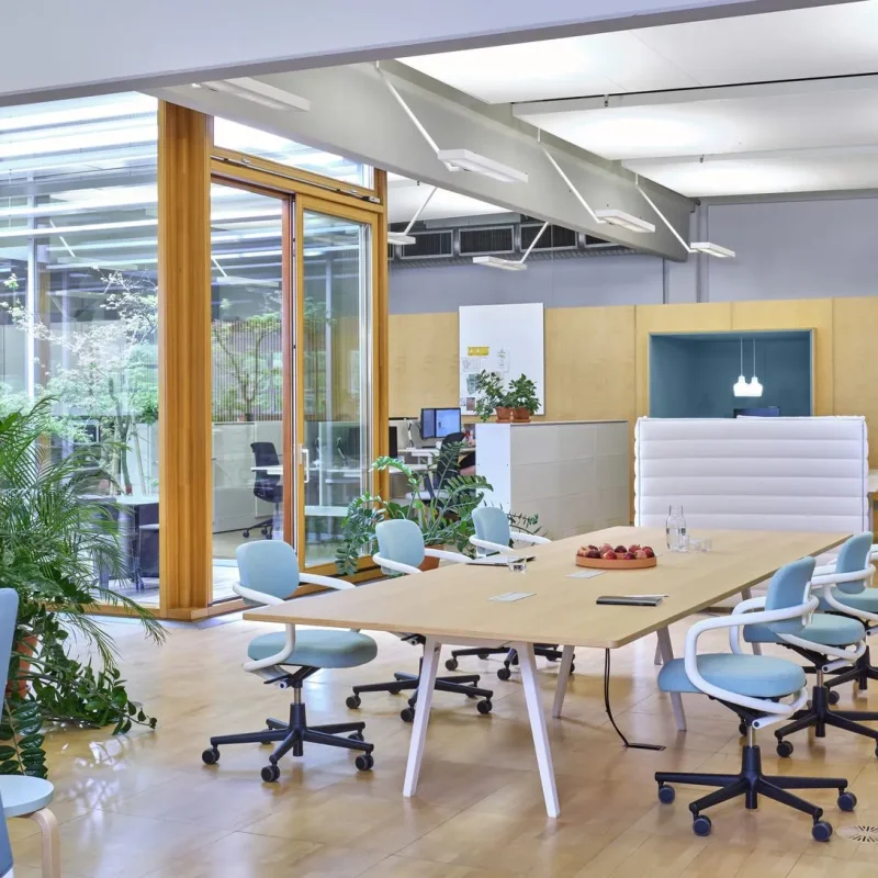 Alcove Plus Desk - Vitra w Mesmetric