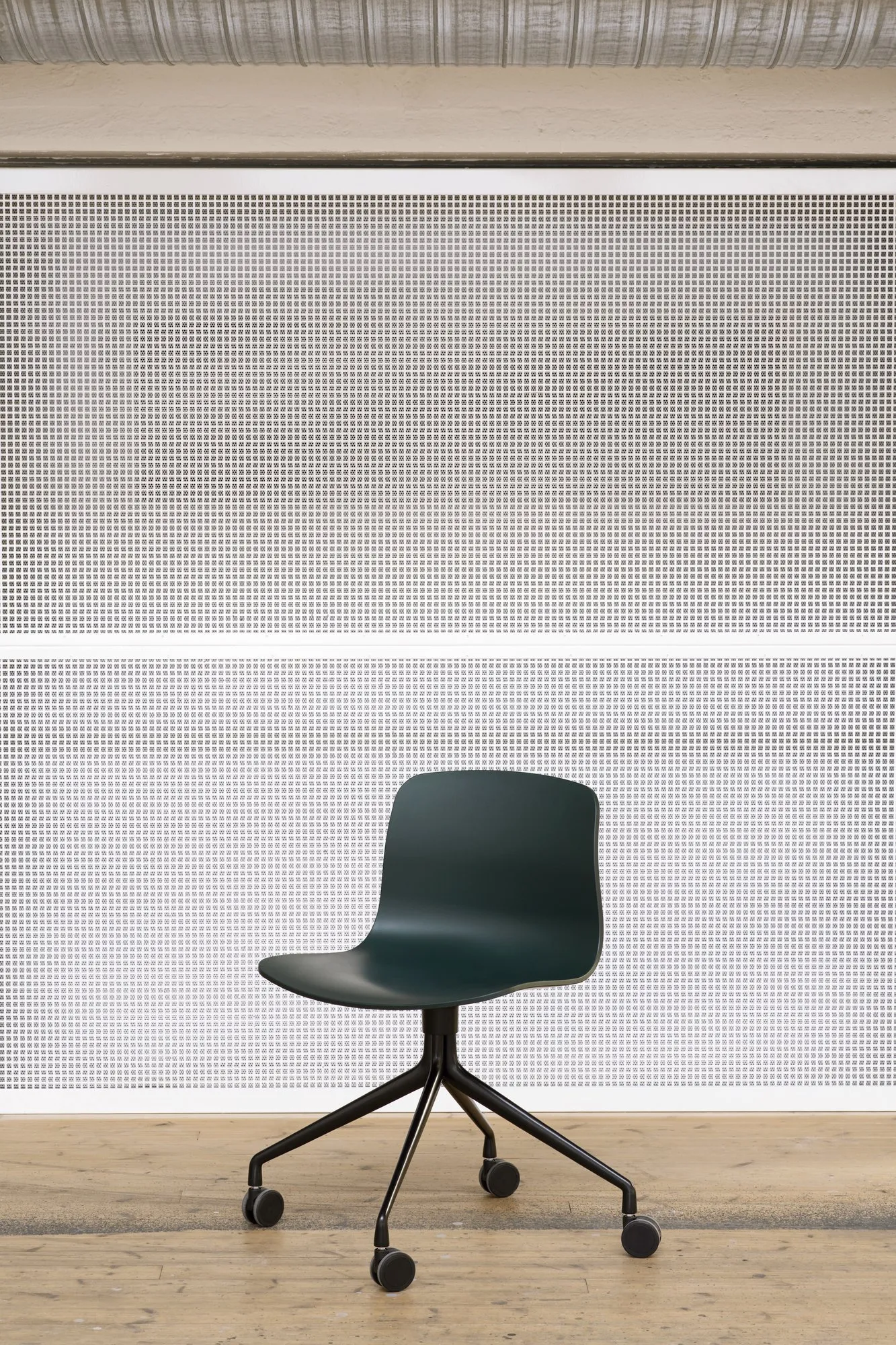 About A Chair AAC 14 – Hay at Mesmetric